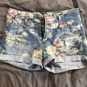 Tinseltown shorts